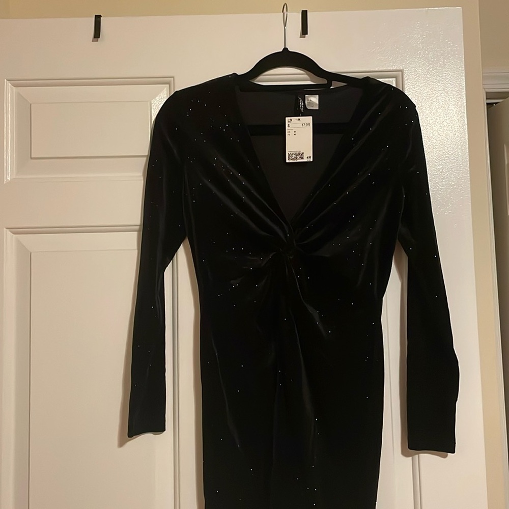 Divided Sparkly Dark Blue Velvet Long Sleeve Dress